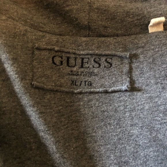 Women’s Guess - Picture 2 of 3